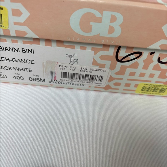 NWT Gianni Bini Black and White Gingham Sandals - Picture 4 of 4